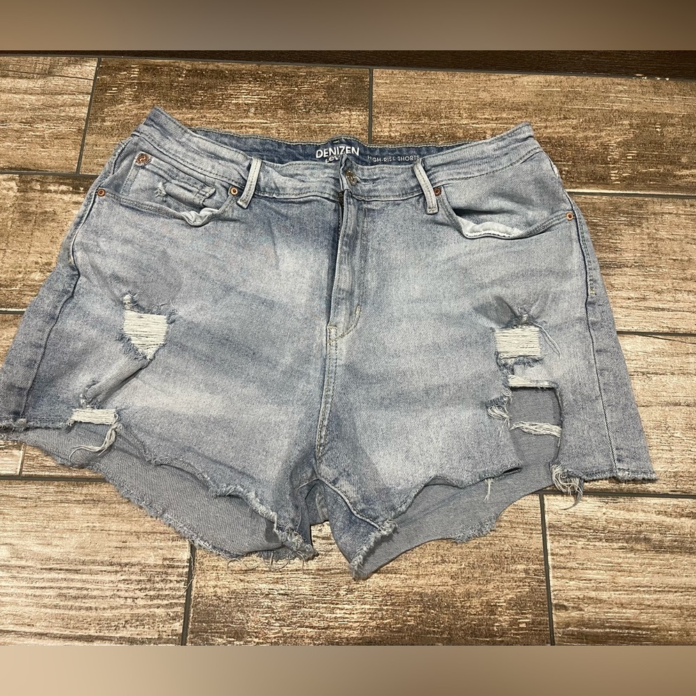 Denizen from Levi’s High-Rise Distressed Shorts Women’s Size 16